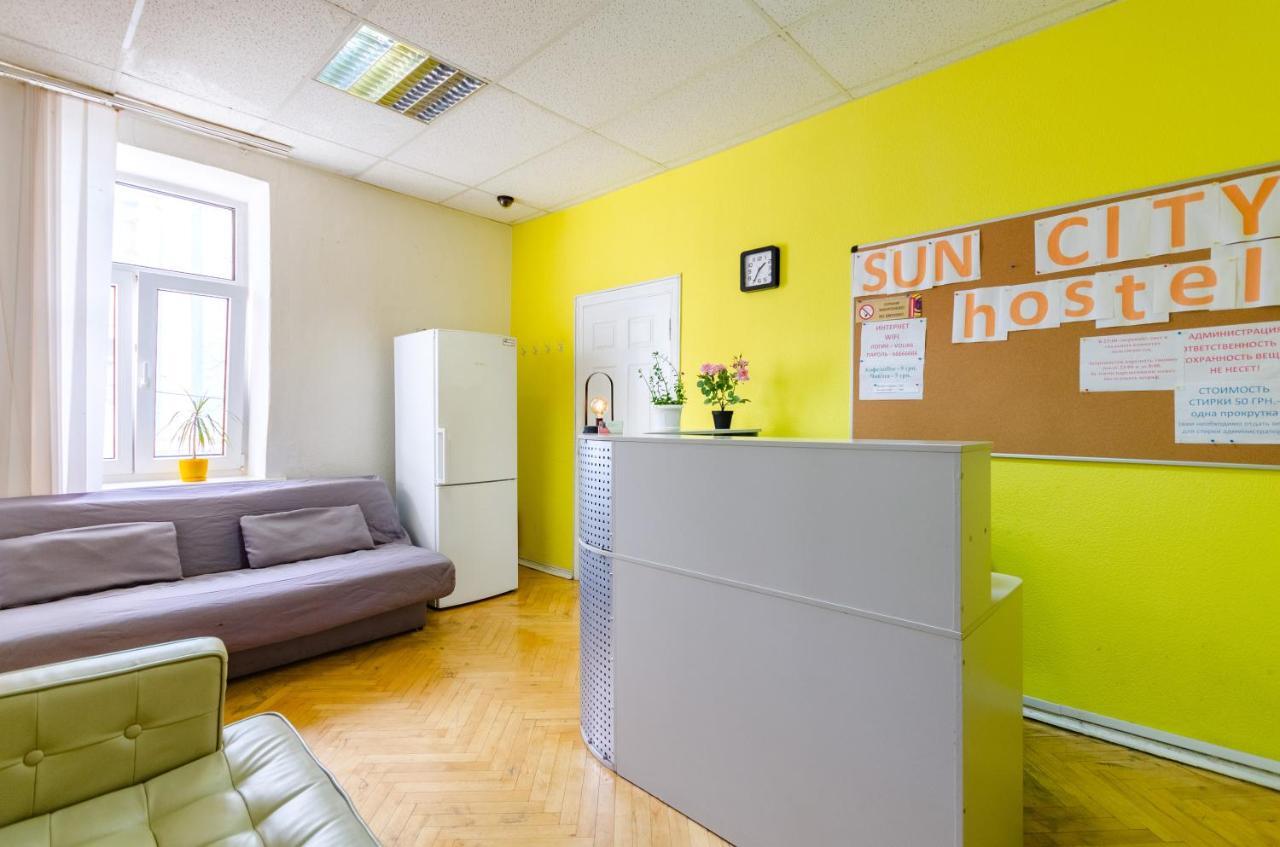 Sun City Hostel Kyiv Exterior photo